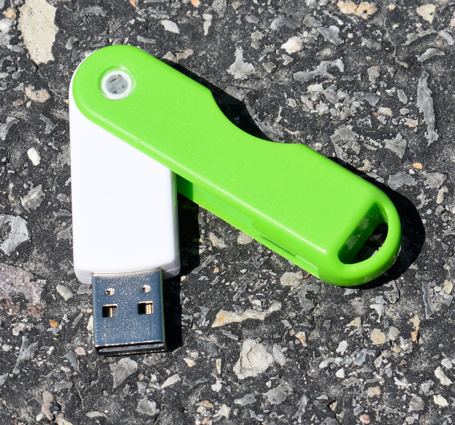 USB Drive found in the parking lot